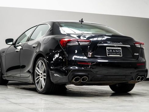 Used 2022 Maserati Ghibli Modena image 11