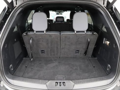 Used 2025 Ford Explorer ST-Line w/ ST-Line Street Pack image 9