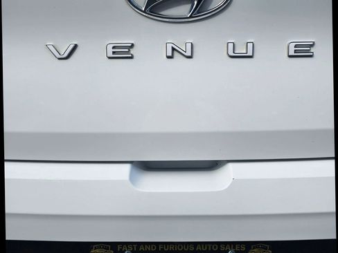 Used 2023 Hyundai Venue SEL image 28