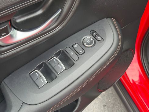 Used 2024 Honda HR-V Sport image 12