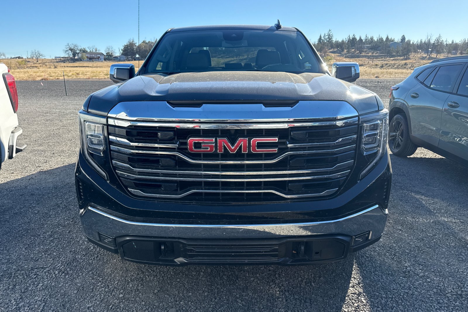 Used 2025 GMC Sierra 1500 SLT AWD/4WD image 2