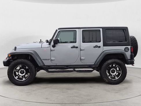 Used 2017 Jeep Wrangler Unlimited Rubicon w/ Dual Top Group AWD/4WD image 8