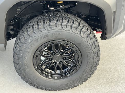 New 2026 Toyota 4Runner TRD Off-Road Premium AWD/4WD image 15