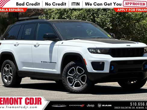 New 2023 Jeep Grand Cherokee Trailhawk w/ Advanced Protech Group II AWD/4WD image 1