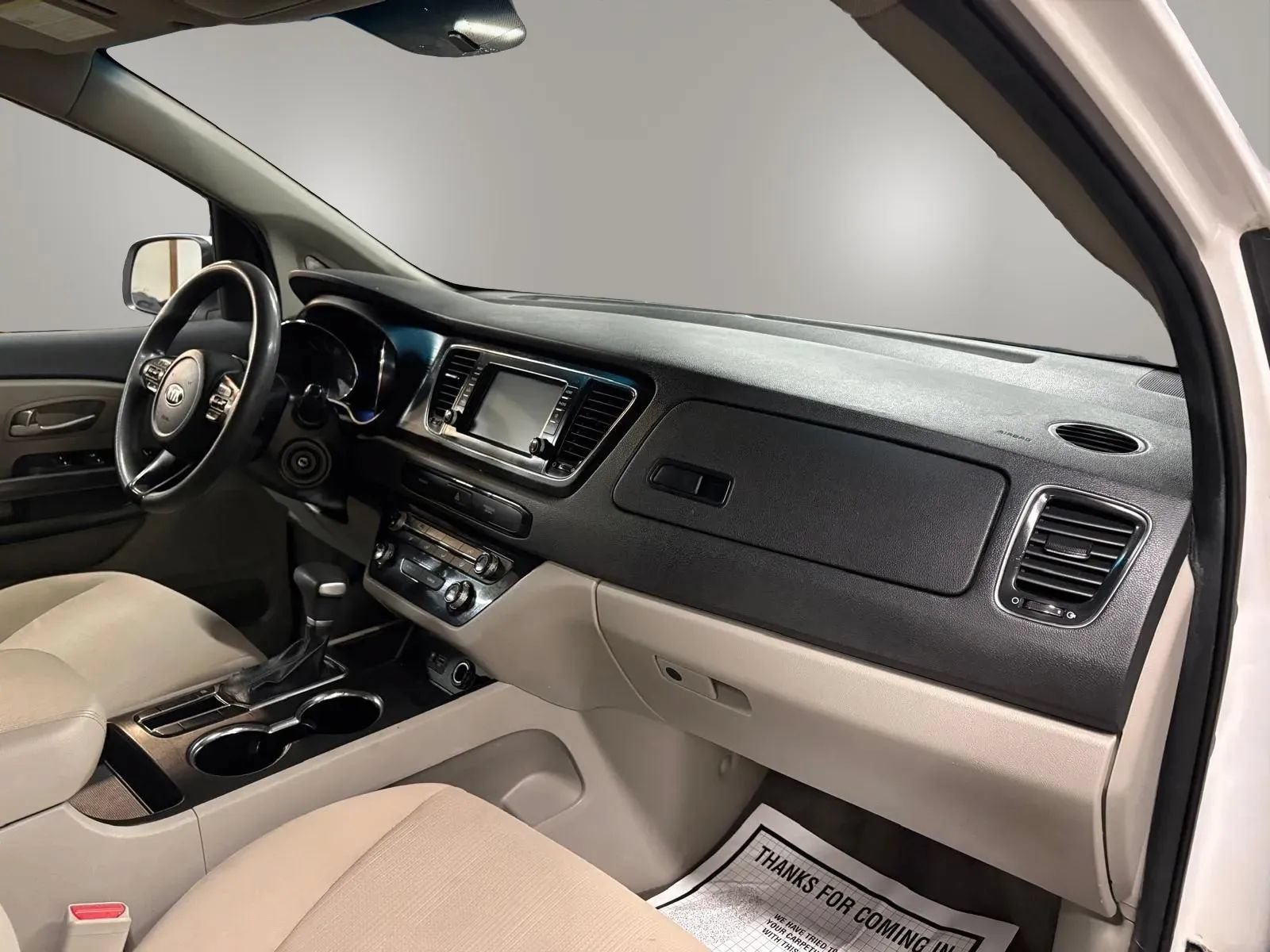 Used 2020 Kia Sedona LX FWD image 17