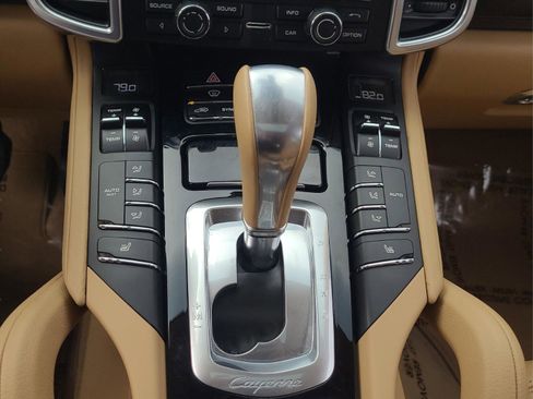 Used 2014 Porsche Cayenne image 18