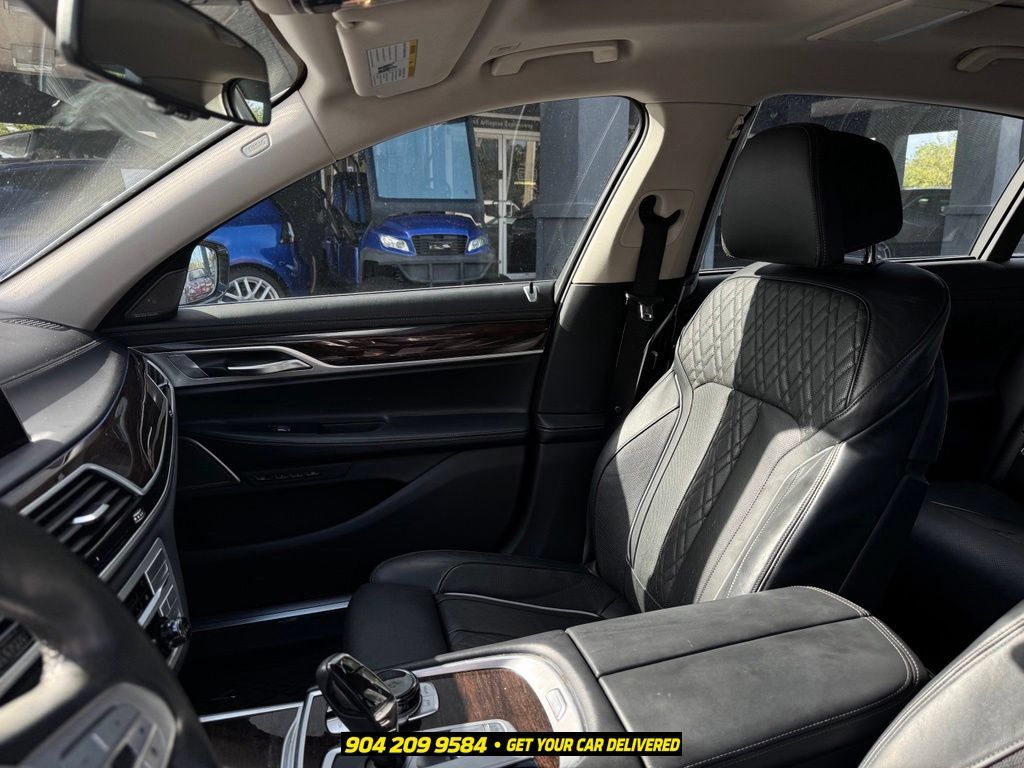 Used 2020 BMW 750i xDrive w/ Executive Package AWD/4WD image 21
