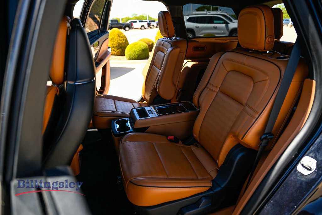 Used 2020 Lincoln Aviator Black Label w/ Class IV Trailer Tow Package AWD/4WD image 11