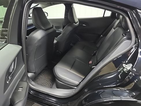Used 2024 Toyota Prius XLE AWD/4WD image 32