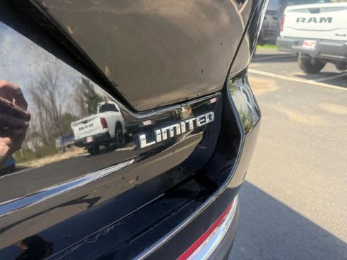 Used 2023 Jeep Grand Cherokee Limited AWD/4WD image 44