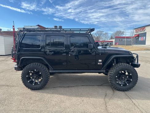 Used 2013 Jeep Wrangler Unlimited Rubicon image 6