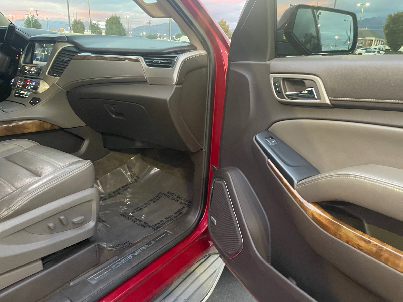 Used 2015 GMC Yukon Denali AWD/4WD image 30