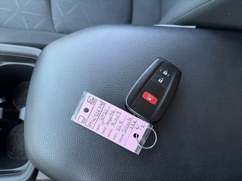 Used 2021 Toyota RAV4 XLE w/ XLE Grade Weather Package AWD/4WD image 38