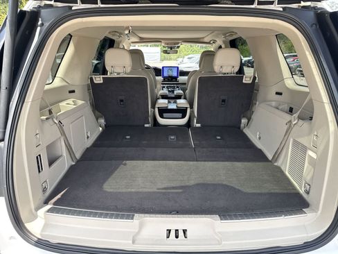 Used 2018 Lincoln Navigator Reserve w/ Technology Package AWD/4WD image 41