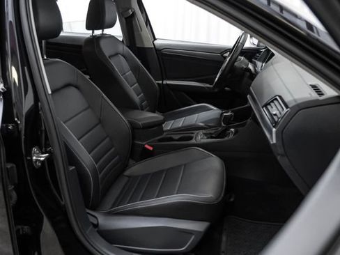 Used 2022 Volkswagen Jetta SE w/ Panoramic Sunroof Package FWD image 38