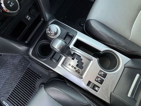 Used 2018 Toyota 4Runner SR5 Premium image 17