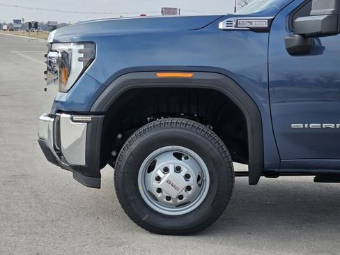 New 2026 GMC Sierra 3500 Pro image 6