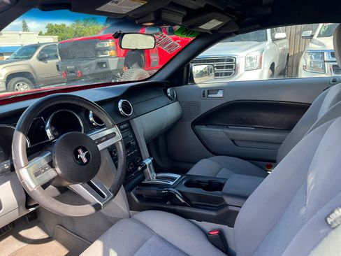 Used 2008 Ford Mustang Deluxe Convertible image 14