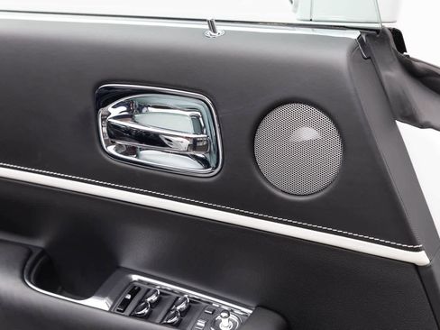 Used 2018 Rolls-Royce Wraith RWD image 54