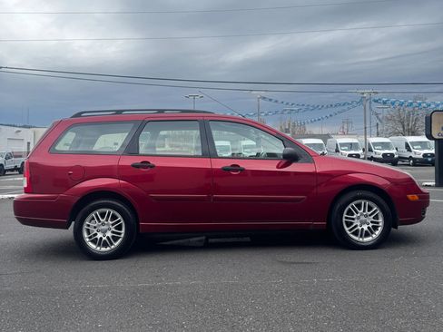 Used 2005 Ford Focus SE image 3
