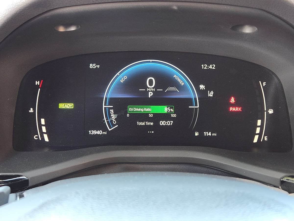 Used 2025 Toyota Camry SE w/ Multimedia Upgrade Package FWD image 31
