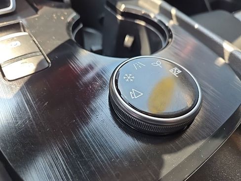 Used 2023 Nissan Rogue SV w/ SV Premium B Package image 21