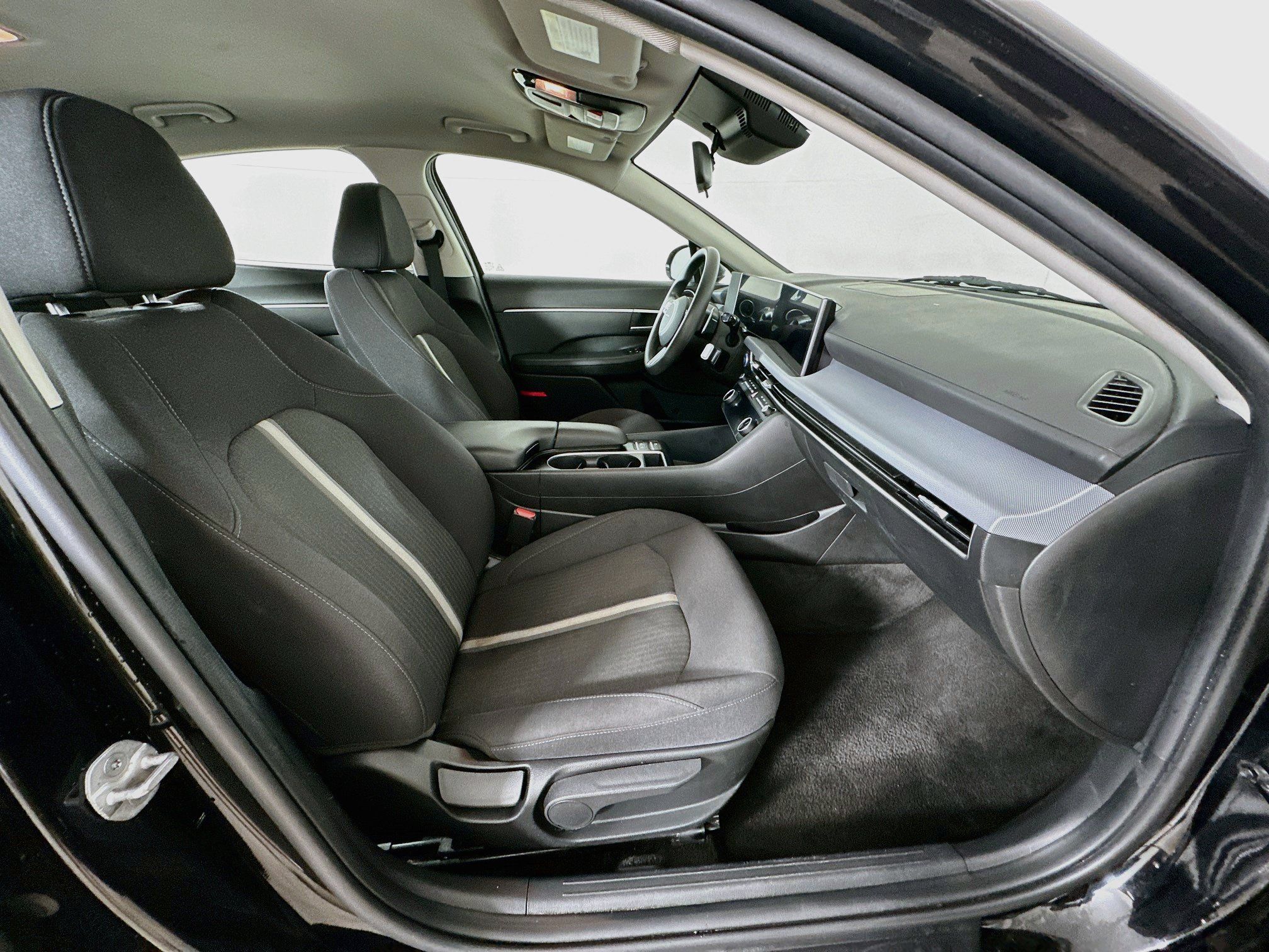 Used 2025 Hyundai Sonata SEL FWD image 29