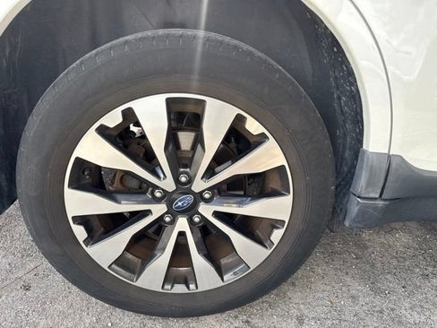Used 2017 Subaru Outback 3.6R Limited AWD/4WD image 10