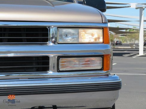Used 1996 Chevrolet Suburban 2500 AWD/4WD image 37