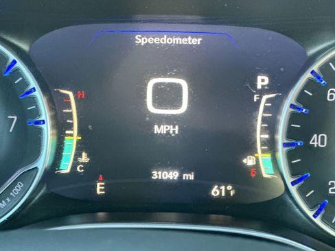 Used 2025 Chrysler Pacifica Limited image 15