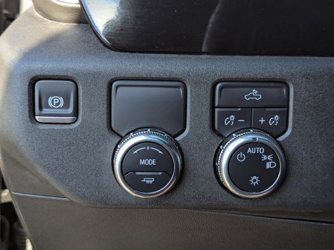 Used 2024 GMC Sierra 1500 SLE RWD image 30