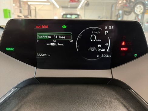 Used 2024 Toyota Prius XLE AWD/4WD image 15