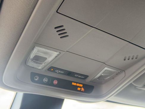 Used 2023 GMC Terrain SLE w/ Driver Convenience Package image 29