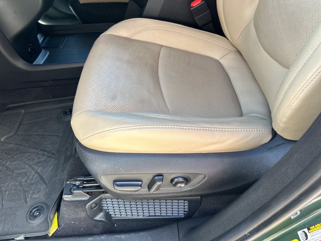 Certified 2022 Toyota Sienna Limited AWD/4WD image 31