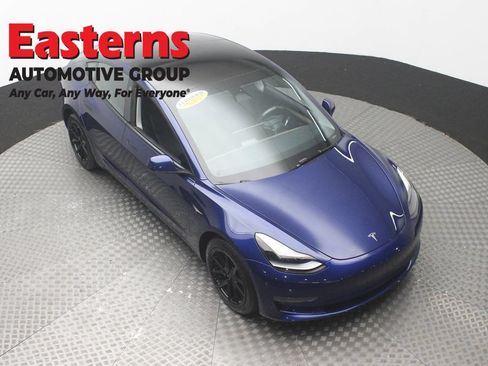 Used 2023 Tesla Model 3 Standard Range RWD image 3