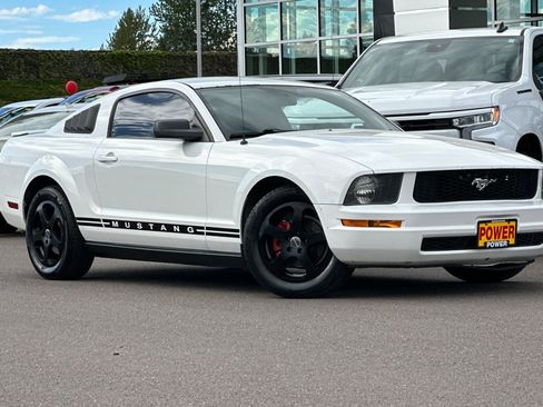 Used 2007 Ford Mustang Coupe image 2