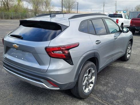 Used 2026 Chevrolet Trax LT image 6