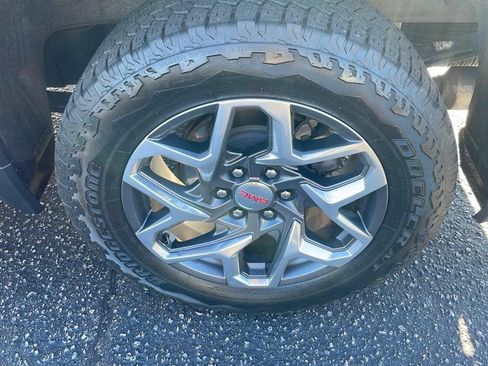 Certified 2022 GMC Sierra 1500 SLT w/ SLT Premium Package image 9