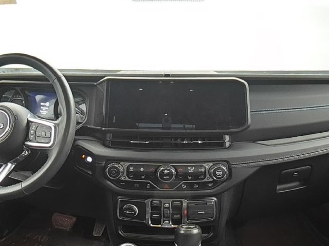 Used 2024 Jeep Wrangler High Altitude AWD/4WD image 28