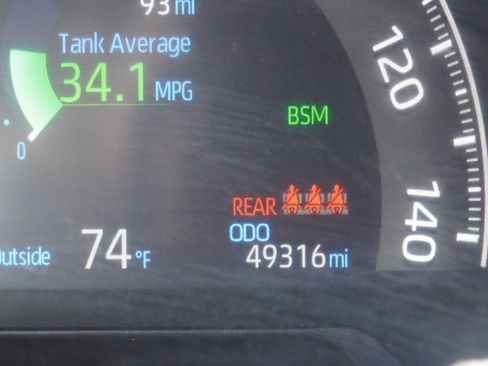 Used 2025 Toyota RAV4 XLE AWD/4WD image 24