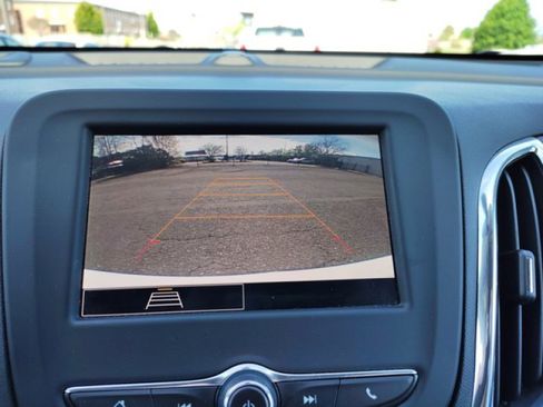 Used 2023 Chevrolet Equinox LT image 15