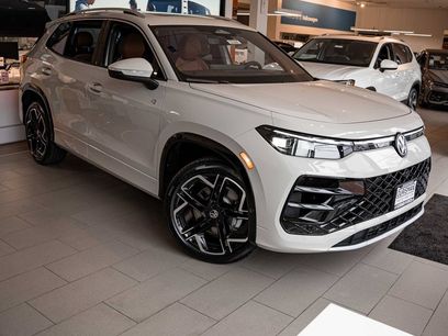 New 2026 Volkswagen Tiguan SEL R-Line