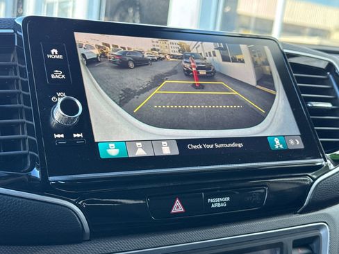 Used 2025 Honda Ridgeline Sport image 18