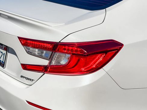 Used 2019 Honda Accord Sport image 8