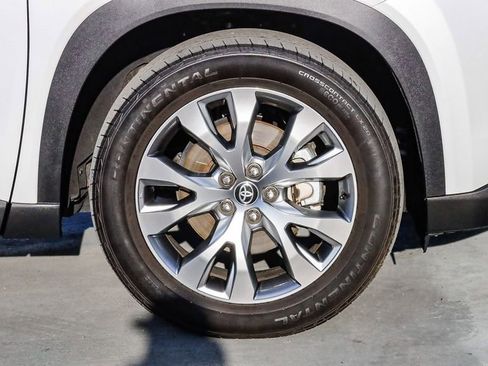 Used 2024 Toyota Grand Highlander FWD image 11