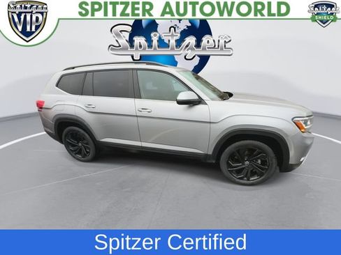 Used 2023 Volkswagen Atlas SE w/ Black Wheel Package image 2