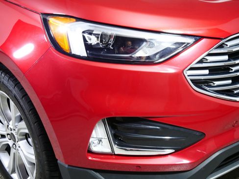 Used 2023 Ford Edge Titanium w/ Class II Trailer Tow Package AWD/4WD image 16