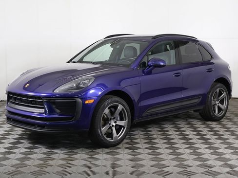Used 2022 Porsche Macan Base image 11