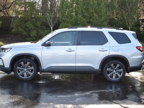 Certified 2023 Honda Pilot Sport image 29