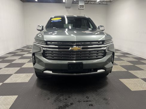 Used 2023 Chevrolet Suburban Premier AWD/4WD image 7